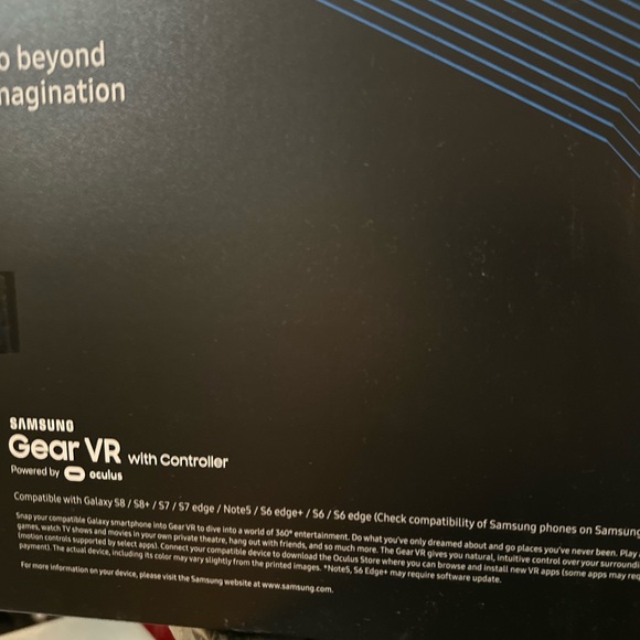Samsung gear VR powered by oculus with remote. - Picture 3 of 3